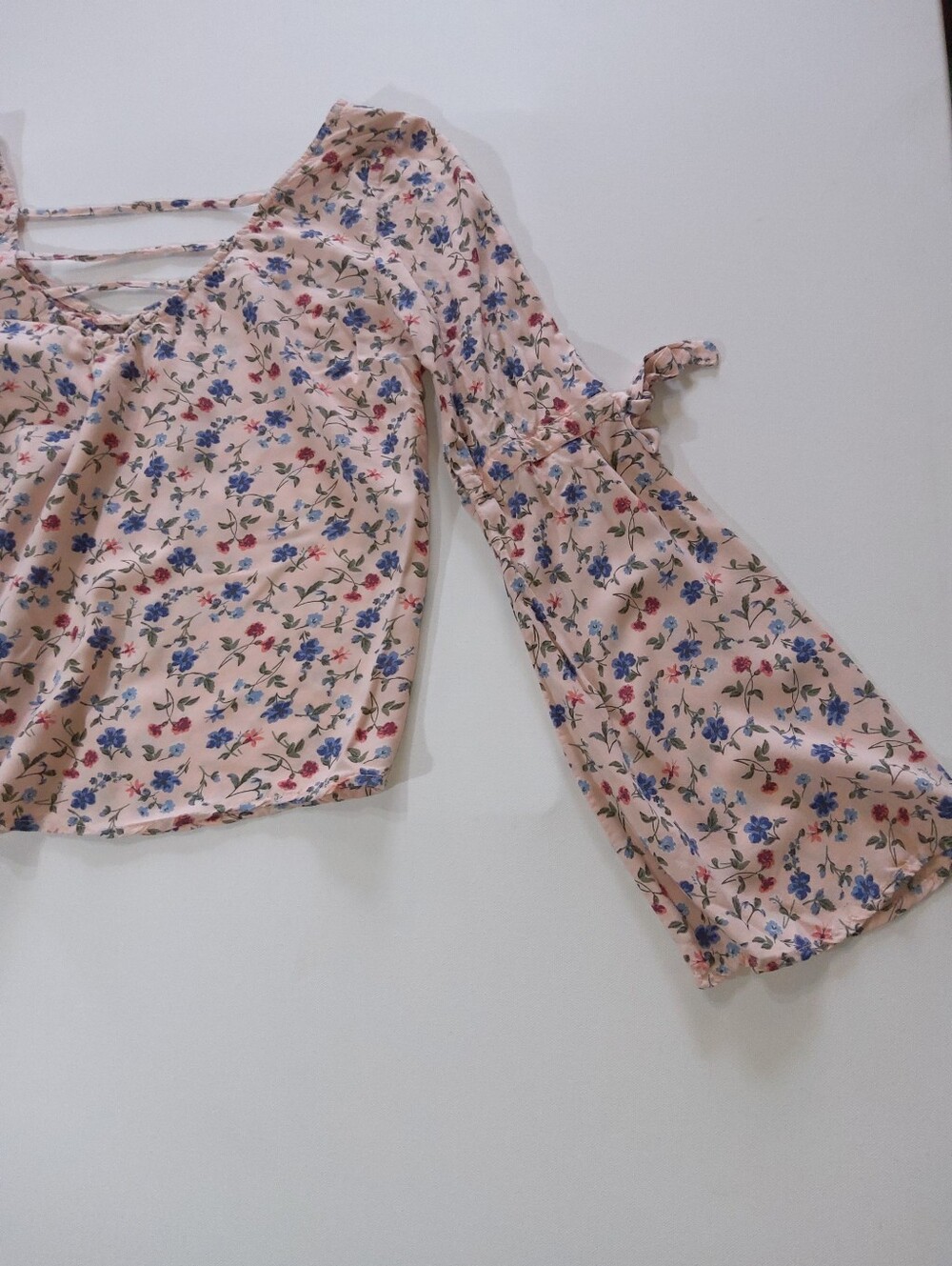 Hollister Crop Top Womens Small Pink Blue Ditsy Floral Boho Chic Cottagecore - Picture 4 of 7